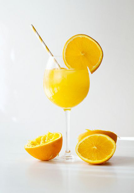 شربت پرتقال برای پذیرایی میوه در مراسم